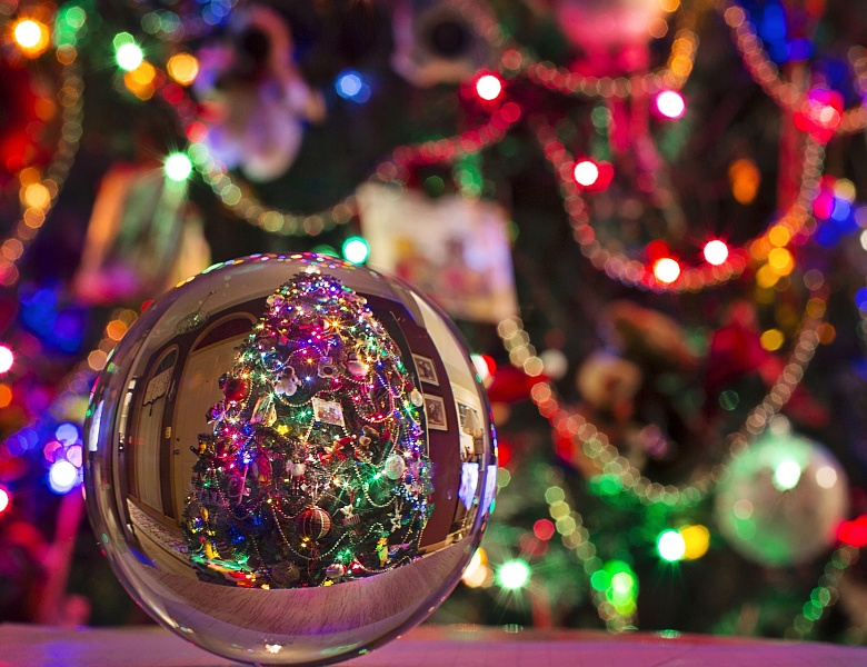 Поздравляем с наступающим 2018 годом!